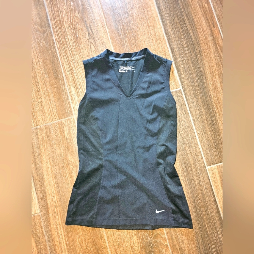 NIKE GOLF TOUR PERFORMANCE DRIVFIT SZ XS BLACK TOP V NECK